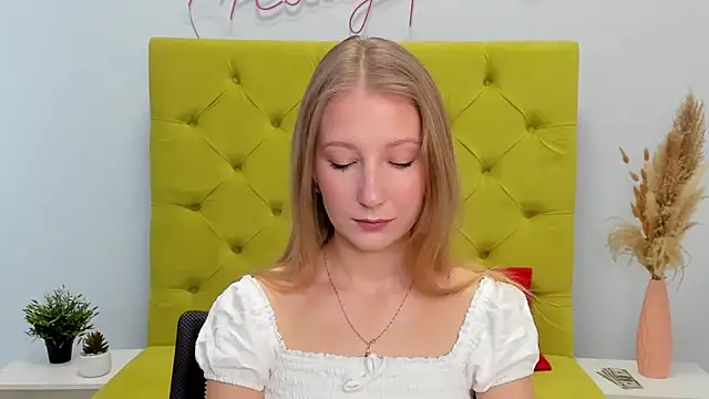 LolaWilsons online show from February 10, 7:12 am