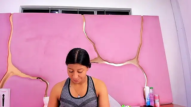 Snapshot of VaneLin18 chatting on November 22, 8:52 pm VaneLin18 online show from November 22, 8:52 pm