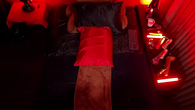 JenniferCD online show from February 25, 9:57 pm