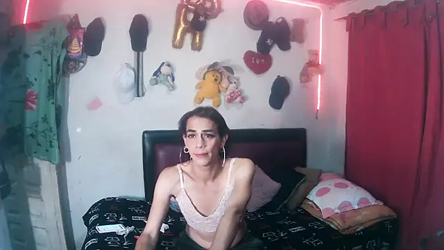 Snapshot of alexxa_dirty chatting on February 5, 4:17 am alexxa dirty online show from February 5, 4:17 am