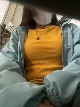 Snapshot of Tuongvy05 chatting on January 15, 3:54 am Tuongvy05 online show from January 15, 3:54 am