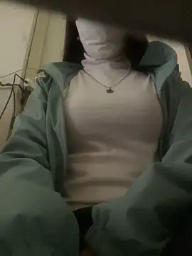 Snapshot of Tuongvy05 chatting on January 18, 8:41 am Tuongvy05 online show from January 18, 8:41 am