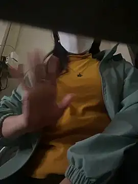 Snapshot of Tuongvy05 chatting on January 18, 2:02 pm Tuongvy05 online show from January 18, 2:02 pm