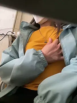 Snapshot of Tuongvy05 chatting on January 20, 5:48 am Tuongvy05 online show from January 20, 5:48 am