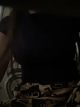 Snapshot of Tuongvy05 chatting on December 14, 8:30 am Tuongvy05 online show from December 14, 8:30 am