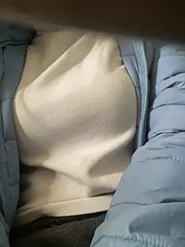 Snapshot of Tuongvy05 chatting on February 9, 7:45 am Tuongvy05 online show from February 9, 7:45 am