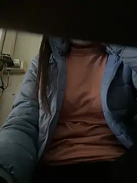 Snapshot of Tuongvy05 chatting on February 11, 8:08 am Tuongvy05 online show from February 11, 8:08 am