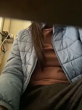 Snapshot of Tuongvy05 chatting on February 12, 7:58 am Tuongvy05 online show from February 12, 7:58 am