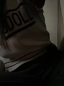 Snapshot of Tuongvy05 chatting on February 23, 10:45 am Tuongvy05 online show from February 23, 10:45 am