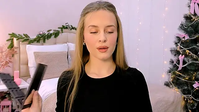 Snapshot of RozzitaBedberry chatting on January 18, 8:09 pm RozzitaBedberry online show from January 18, 8:09 pm