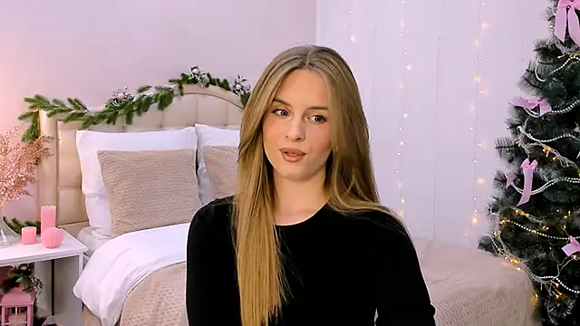 RozzitaBedberry online show from January 18, 11:11 pm