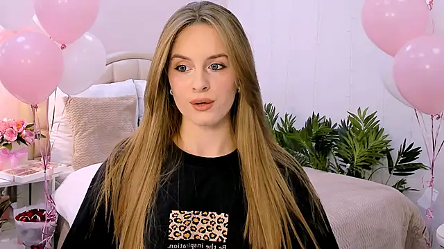 Snapshot of RozzitaBedberry chatting on January 27, 1:09 pm RozzitaBedberry online show from January 27, 1:09 pm