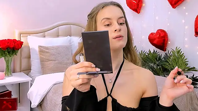 Snapshot of RozzitaBedberry chatting on February 19, 1:06 pm RozzitaBedberry online show from February 19, 1:06 pm