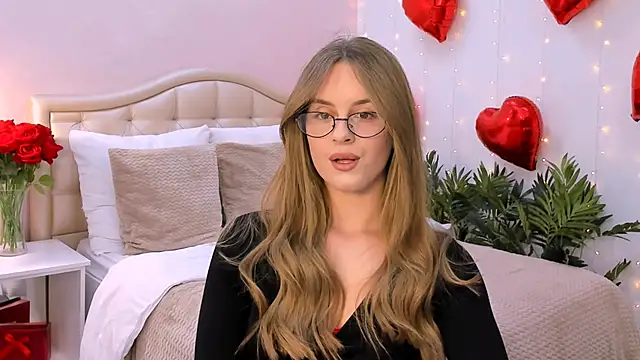 Snapshot of RozzitaBedberry chatting on March 3, 12:48 pm RozzitaBedberry online show from March 3, 12:48 pm