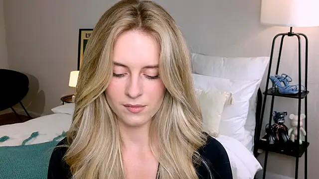 Snapshot of RozzitaBedberry chatting on September 19, 3:13 pm RozzitaBedberry online show from September 19, 3:13 pm