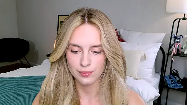 Snapshot of RozzitaBedberry chatting on September 27, 1:27 pm RozzitaBedberry online show from September 27, 1:27 pm