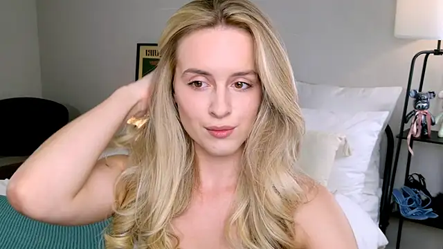 Snapshot of RozzitaBedberry chatting on September 29, 1:05 pm RozzitaBedberry online show from September 29, 1:05 pm