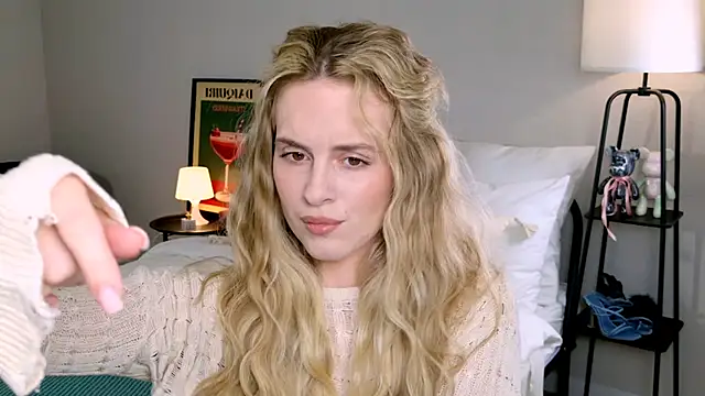 Snapshot of RozzitaBedberry chatting on October 9, 1:09 pm RozzitaBedberry online show from October 9, 1:09 pm