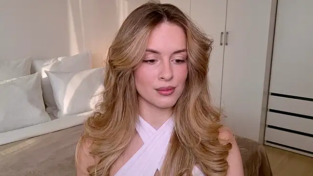 RozzitaBedberry online show from January 17, 11:48 am