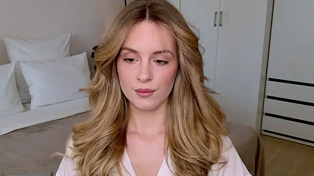 RozzitaBedberry online show from February 1, 1:20 pm