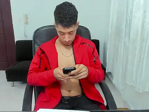 Snapshot of Chandler_ken chatting on September 15, 4:34 am Chandler ken online show from September 15, 4:34 am