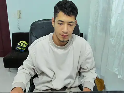 Snapshot of Chandler_ken chatting on September 29, 4:17 am Chandler ken online show from September 29, 4:17 am