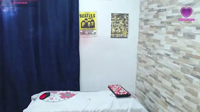 SamanthaSwan online show from February 8, 1:11 pm