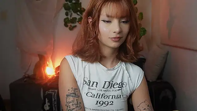 ari kat online show from November 6, 4:02 am