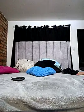 valenthottie online show from June 12, 12:53 am