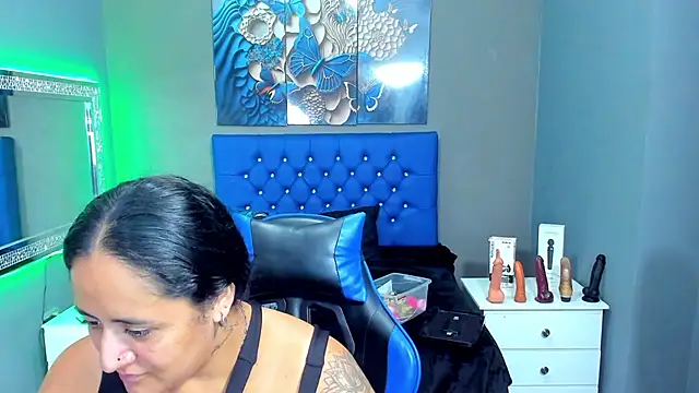 Snapshot of NikolPervertUnlimit chatting on November 28, 2:14 am NikolPervertUnlimit online show from November 28, 2:14 am