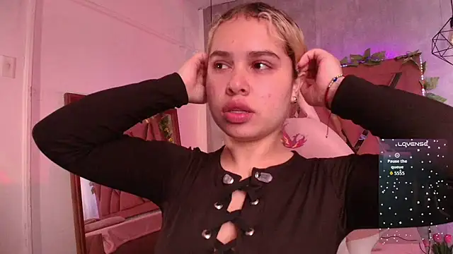 Snapshot of Haelycute chatting on September 9, 11:32 am Haelycute online show from September 9, 11:32 am