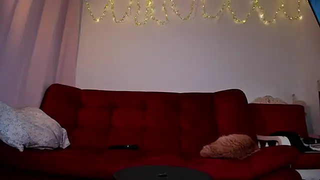 Snapshot of ohpetitemuse chatting on February 27, 7:04 pm ohpetitemuse online show from February 27, 7:04 pm