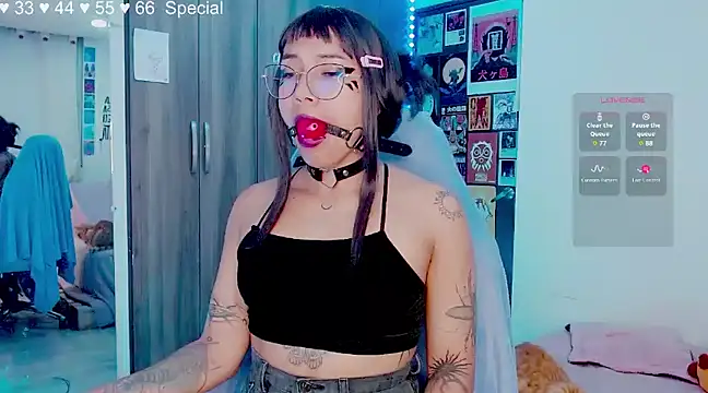 melissahowl online show from March 12, 12:10 am