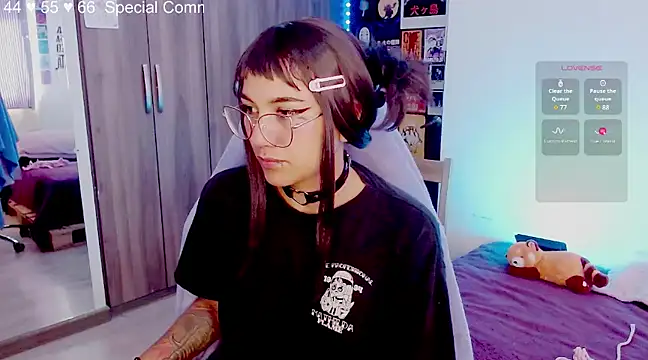 melissahowl online show from March 13, 1:40 pm