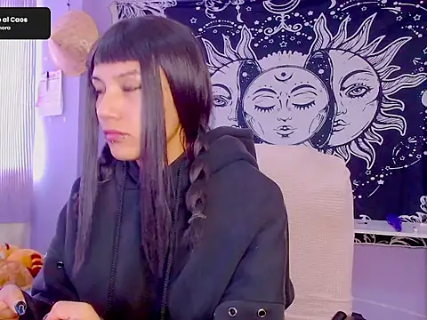 melissahowl online show from August 3, 6:33 pm