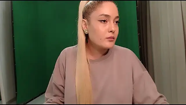HotFireBabe  online show from May 5, 11:02 pm