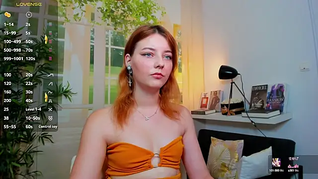 pretty little thing online show from September 13, 12:05 pm