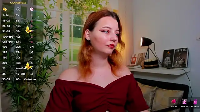 pretty little thing online show from November 15, 3:19 pm