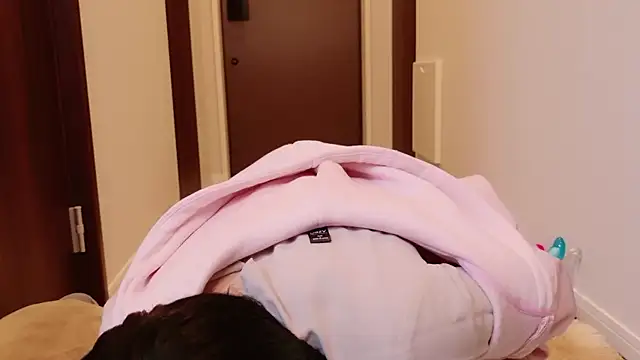 Snapshot of Mia--meow chatting on January 13, 5:12 pm Mia--meow online show from January 13, 5:12 pm