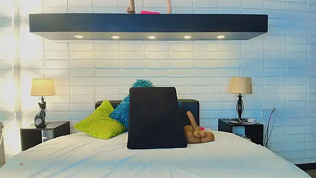 HannaBrave online show from March 23, 2:26 am