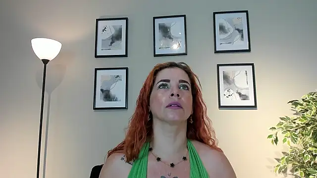 Snapshot of HannaBrave chatting on March 21, 7:17 pm HannaBrave online show from March 21, 7:17 pm