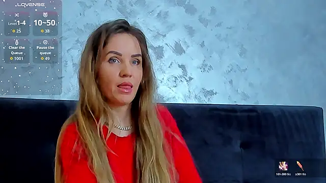 3lla Rose online show from March 8, 8:01 pm