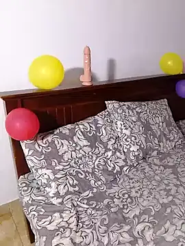 Snapshot of Sexy--queen1 chatting on February 15, 1:49 pm Sexy--queen1 online show from February 15, 1:49 pm