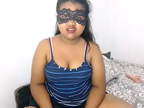 Snapshot of Sexy--queen1 chatting on February 19, 8:52 pm Sexy--queen1 online show from February 19, 8:52 pm