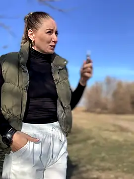 Crazy-Rosa online show from November 11, 7:52 am