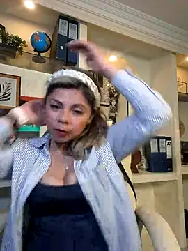 Snapshot of Cata_Office-12 chatting on December 28, 6:18 pm Cata Office-12 online show from December 28, 6:18 pm