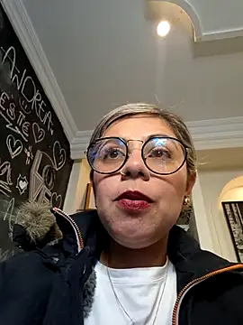 Snapshot of Cata_Office-12 chatting on February 27, 7:37 pm Cata Office-12 online show from February 27, 7:37 pm
