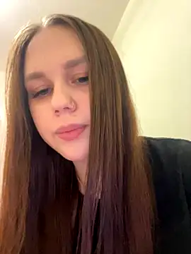 Snapshot of Marylallka5 chatting on November 10, 5:06 am Marylallka5 online show from November 10, 5:06 am