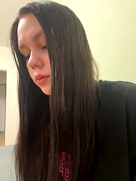 Snapshot of Marylallka5 chatting on November 14, 5:17 am Marylallka5 online show from November 14, 5:17 am