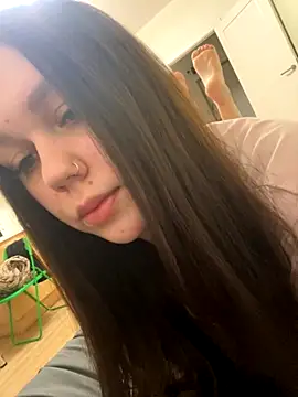 Snapshot of Marylallka5 chatting on December 2, 6:08 am Marylallka5 online show from December 2, 6:08 am